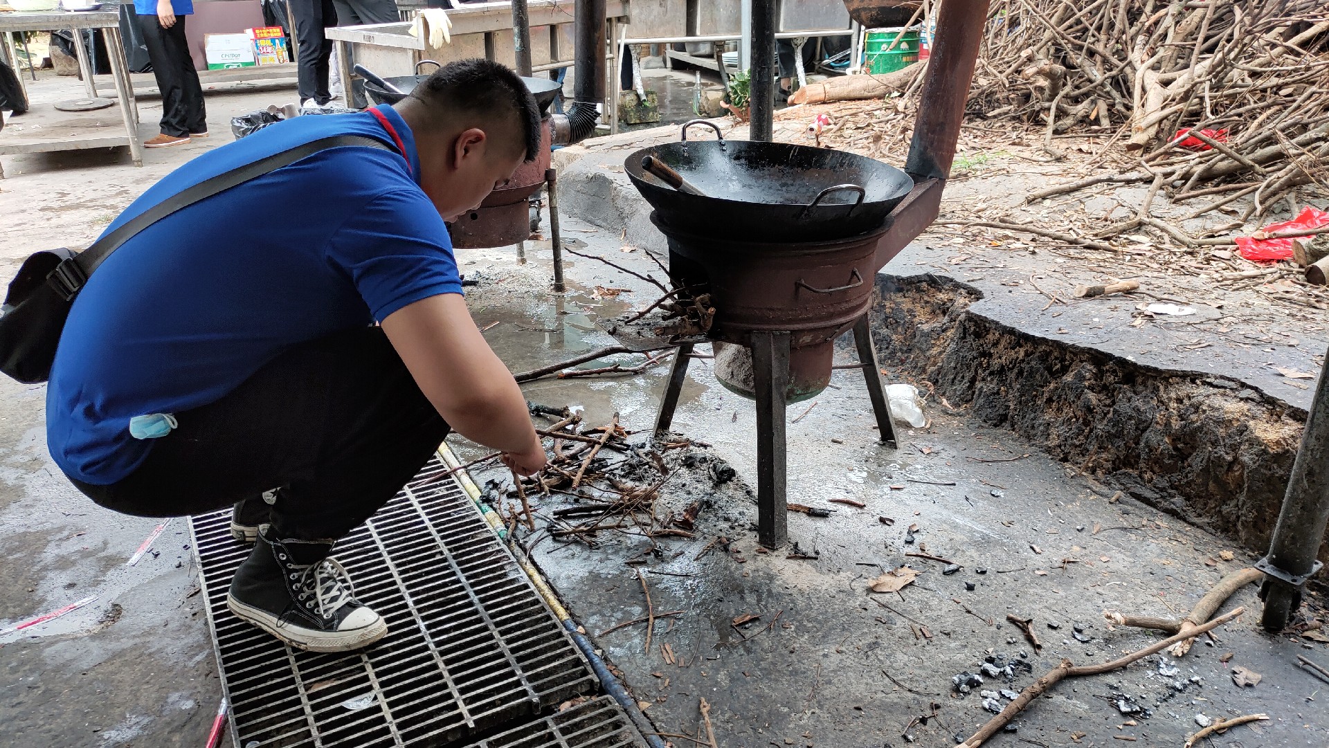 松湖騎行，穿樹飛花；農(nóng)家休閑，擁抱自然