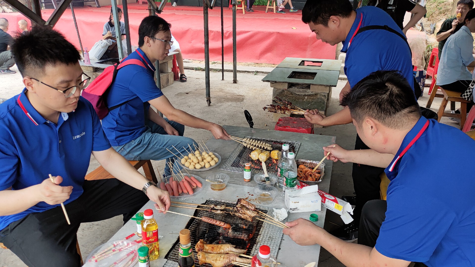 松湖騎行，穿樹飛花；農(nóng)家休閑，擁抱自然