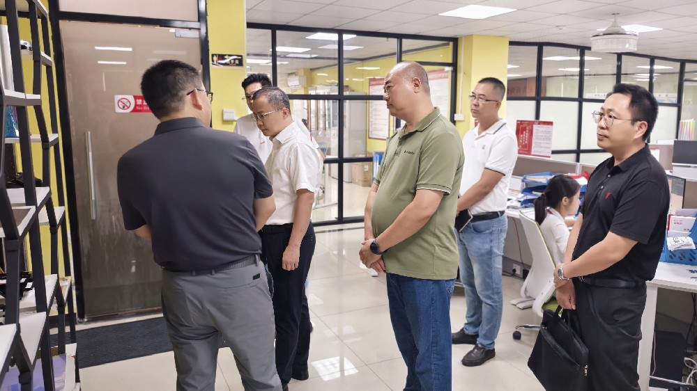 心系企業(yè)，情暖藍柯路——陳鎮(zhèn)長及鎮(zhèn)領導團隊親臨指導，共繪發(fā)展藍圖